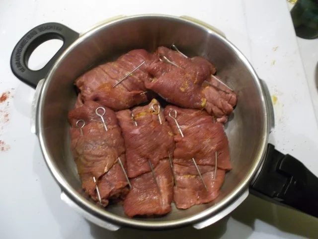 Rezept: Fleisch: Rinderrouladen wie sie meine Mutter machte! Bild Nr. 8 Fleisch: Rinderrouladen wie sie meine Mutter machte! - Rezept - Bild Nr. 8