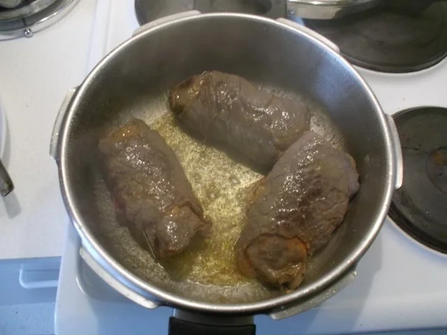 Rezept: Fleisch: Rinderrouladen wie sie meine Mutter machte! Bild Nr. 10 Fleisch: Rinderrouladen wie sie meine Mutter machte! - Rezept - Bild Nr. 10