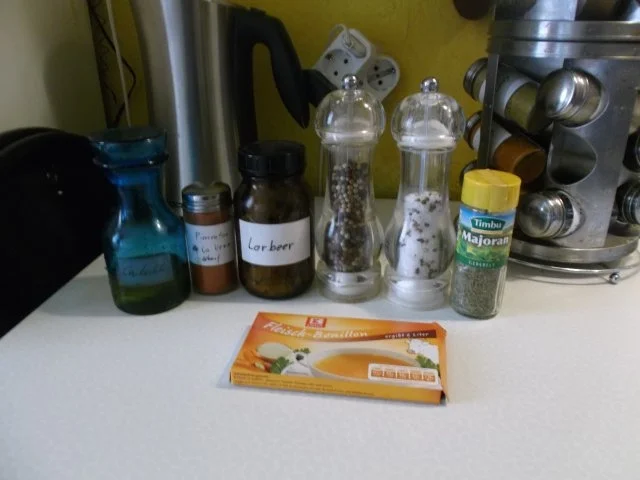 Rezept: Fleisch: Rinderrouladen wie sie meine Mutter machte! Bild Nr. 19 Fleisch: Rinderrouladen wie sie meine Mutter machte! - Rezept - Bild Nr. 19