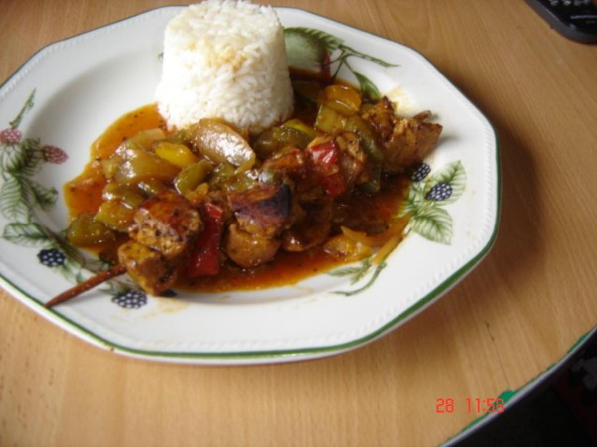 Spieß mit Tomaten-Germüse-Soße - Rezept Gesendet von Heimi