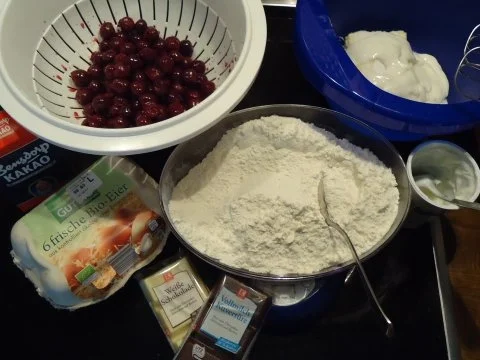 Marmorkranz mit Kirschen - Rezept - Bild Nr. 2