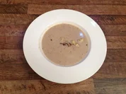 Rezept: "Aus dem Zauberwald" (Waldpilzsuppe mit gebackenem Knoblauch) "Aus dem Zauberwald" (Waldpilzsuppe mit gebackenem Knoblauch) - Rezept