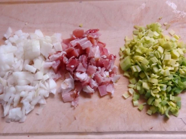 Rezept: Aufläufe/Gratins: Kohlrabi-Kartoffel-Auflauf mit Käse-Hackbällchen Bild Nr. 9 Aufläufe/Gratins: Kohlrabi-Kartoffel-Auflauf mit Käse-Hackbällchen - Rezept - Bild Nr. 9