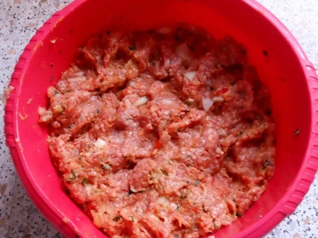 Rezept: Aufläufe/Gratins: Kohlrabi-Kartoffel-Auflauf mit Käse-Hackbällchen Bild Nr. 5 Aufläufe/Gratins: Kohlrabi-Kartoffel-Auflauf mit Käse-Hackbällchen - Rezept - Bild Nr. 5