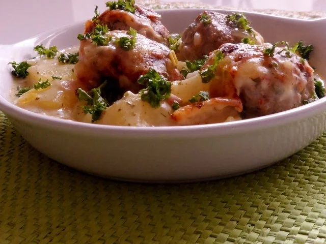 Rezept: Aufläufe/Gratins: Kohlrabi-Kartoffel-Auflauf mit Käse-Hackbällchen Bild Nr. 19 Aufläufe/Gratins: Kohlrabi-Kartoffel-Auflauf mit Käse-Hackbällchen - Rezept - Bild Nr. 19