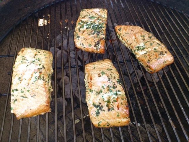 Kräuterlachs mit Wok Gemüse - Rezept