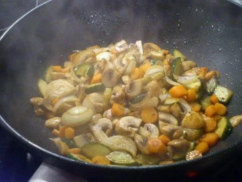 Kräuterlachs mit Wok Gemüse - Rezept - Bild Nr. 3