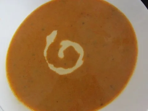 Paprikasuppe mit Knoblauchsahne - Rezept