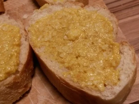 Parmesan-Senf-Baguette - Rezept