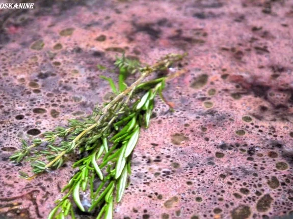 Rind trifft Ziege und das in Rotweinsauce, dazu roter Reis und gebratener Rosenkohl - Rezept - Bild Nr. 17