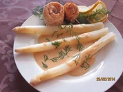 Spargel mit Pangasiusfilet und Senf-Hollandaise - Rezept