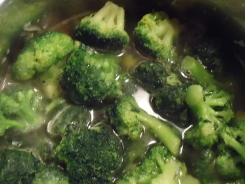 Rezept: Brokkoli-Suppe Bild Nr. 8 Brokkoli-Suppe - Rezept - Bild Nr. 8