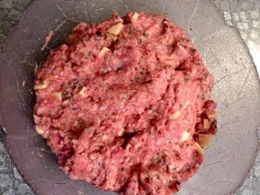 Fleischpflanzerl Frikadellen Buletten mit Käse - Rezept - Bild Nr. 3