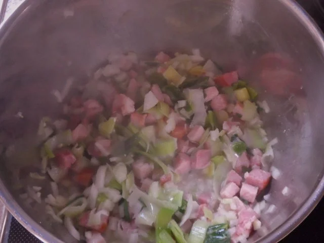 Eintöpfe & Suppen: Bunter Bohneneintopf mit Kasseler und Cabanossi - Rezept - Bild Nr. 5