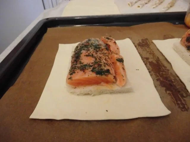 Lachs im Schlafrock mit kalter Gemüsehollandaise und kaltem Spinatsalat - Rezept - Bild Nr. 6