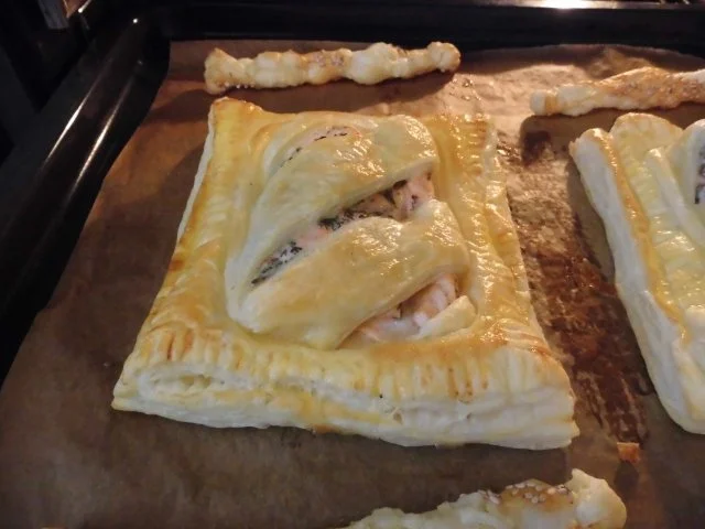 Lachs im Schlafrock mit kalter Gemüsehollandaise und kaltem Spinatsalat - Rezept - Bild Nr. 8