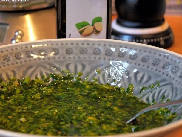 Skrei unter Apfel-Fenchel-Haube mit Gremolata-Tomaten - Rezept - Bild Nr. 3