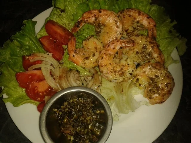 Garnelen gebraten auf Salatbeet - Rezept