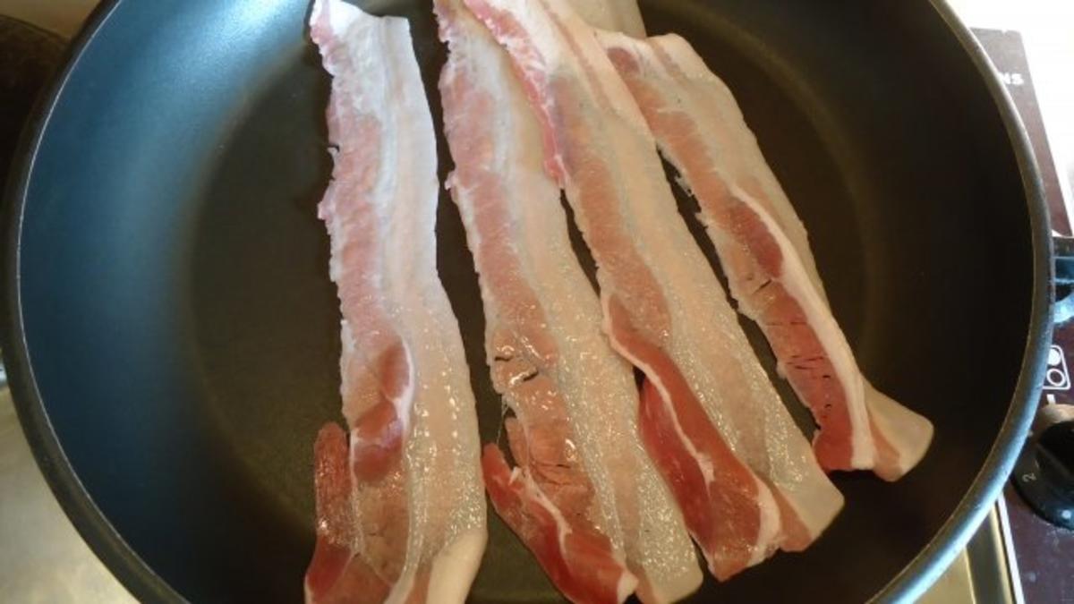 Bacon-Cheddar-Brötchen mit Rührei - Rezept - Bild Nr. 3