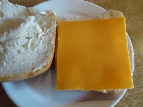 Rezept: Bacon-Cheddar-Brötchen mit Rührei Bild Nr. 4 Bacon-Cheddar-Brötchen mit Rührei - Rezept - Bild Nr. 4