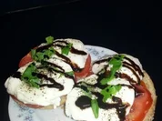 Tomate Mozarella auf Sonnenblumenkernbrot - Rezept