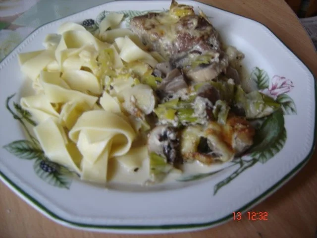 Rezept: Medaillions mit Pilz-Porree-Gemaüse Medaillions mit Pilz-Porree-Gemaüse - Rezept