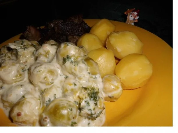 Rosenkohl in Parmesancreme>> - Rezept