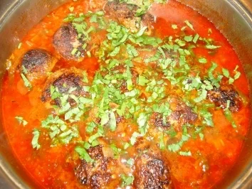 Rezept: Hackfleischbällchen "KEFTEDES" mit frischer Tomatensauce Hackfleischbällchen "KEFTEDES" mit frischer Tomatensauce - Rezept