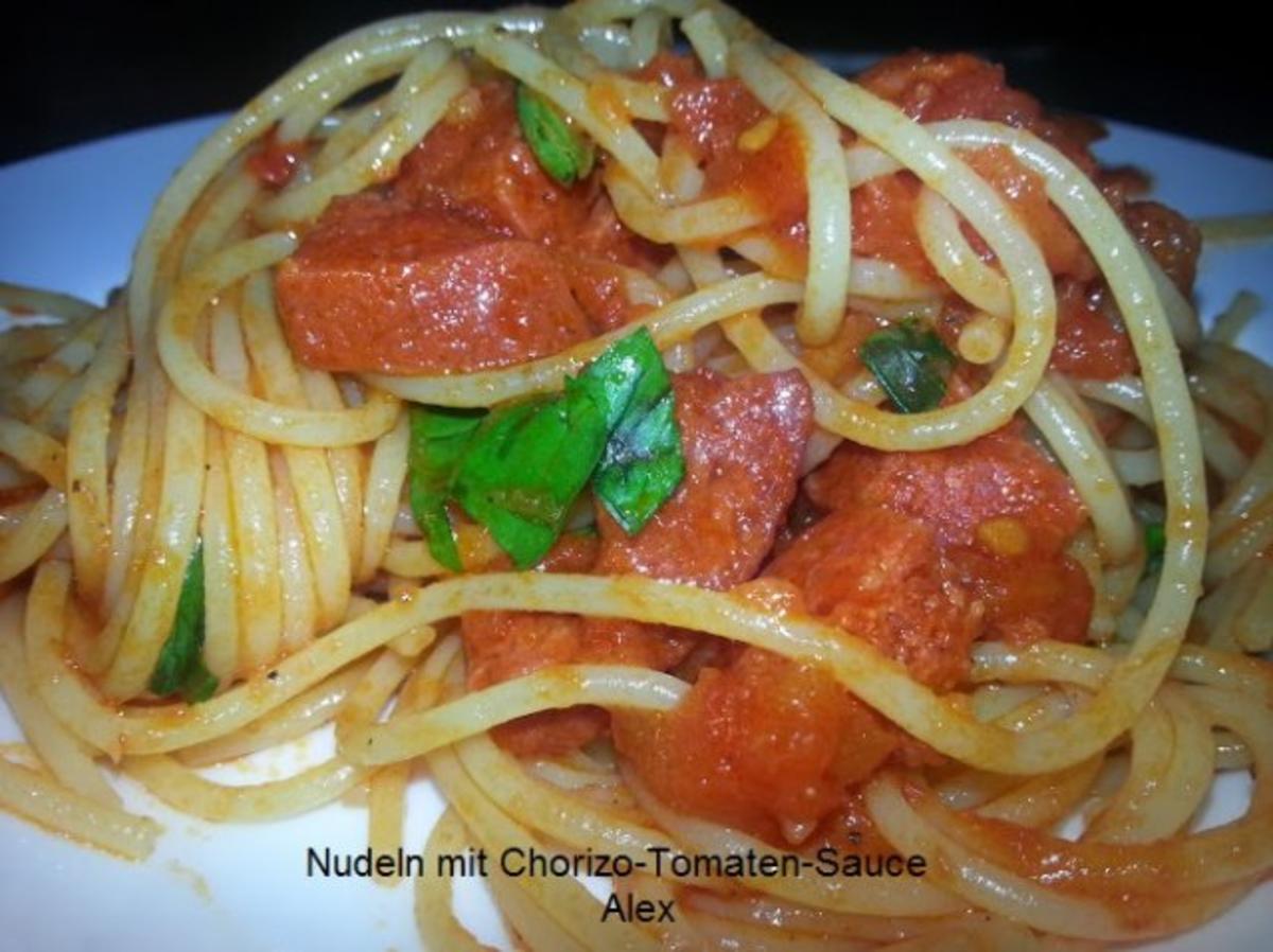 Bilder für Nudeln mit Chorizo-Tomaten-Sauce - Rezept