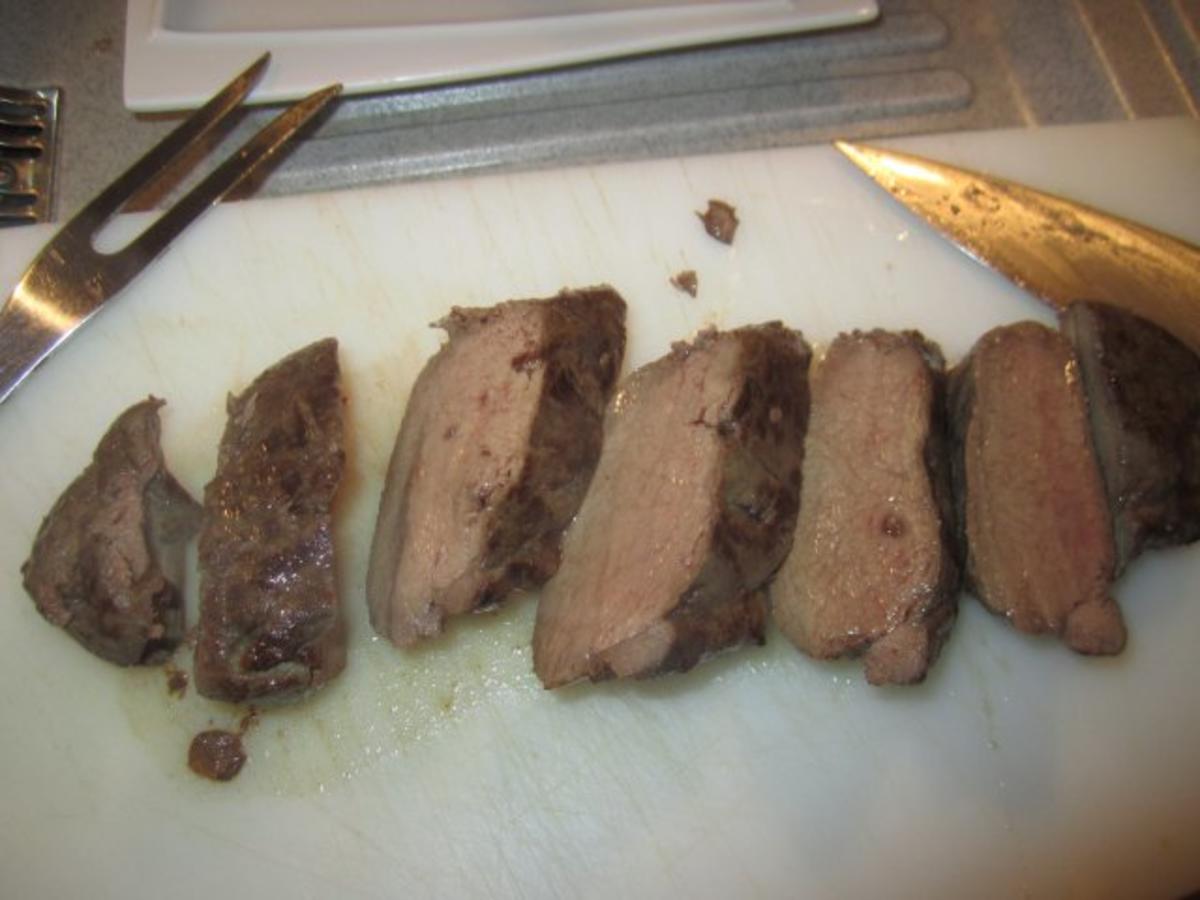 Rosa gebratener Rehrücken - Rezept mit Bild