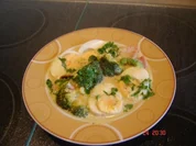 Eier mit Brokkoli in Speck-senfsoße - Rezept