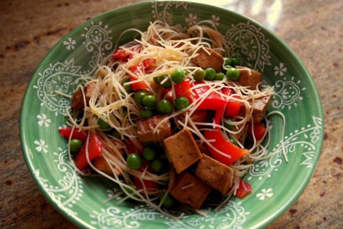 Asia-Tofu-Glasnudelsalat - Rezept