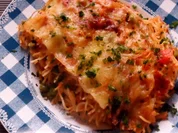 Ofengerichte: Spaghetti-Auflauf mit zweierlei Käse, Cabanossi und Erbsen - Rezept