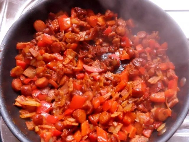 Ofengerichte: Spaghetti-Auflauf mit zweierlei Käse, Cabanossi und Erbsen - Rezept - Bild Nr. 4