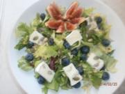 Gemischter Salat mit frischen Früchten und Camembert - Rezept