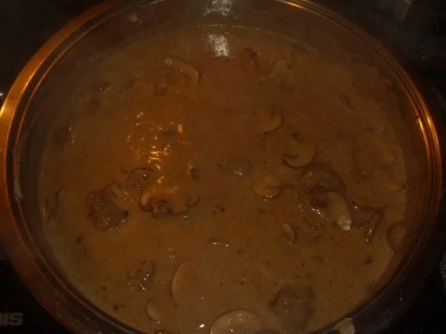 Rezept: Pasta mit Hackbällchen und Champignons in einer Sahnesoße Bild Nr. 4 Pasta mit Hackbällchen und Champignons in einer Sahnesoße - Rezept - Bild Nr. 4