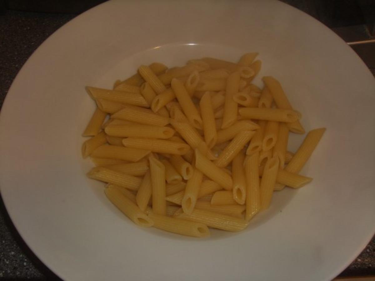 Pasta mit Hackbällchen und Champignons in einer Sahnesoße - Rezept - Bild Nr. 5