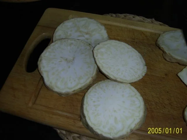 Ohne Fleisch: Gemüse-Schnitzel mit Tomatensauce und frischen Feldsalat...... - Rezept - Bild Nr. 3
