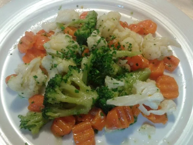 Vegan : Gemüse gedämpft ... in KokosÖl geschwenkt - Rezept