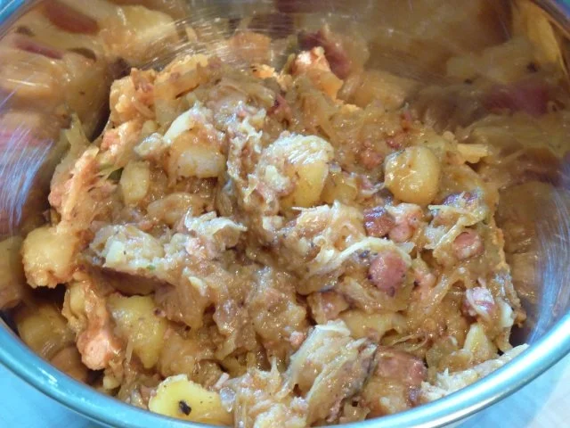 Rezept: Sauerkrautfrikadellen mit Kräuternudeln Bild Nr. 2 Sauerkrautfrikadellen mit Kräuternudeln - Rezept - Bild Nr. 2