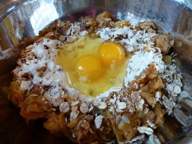 Rezept: Sauerkrautfrikadellen mit Kräuternudeln Bild Nr. 3 Sauerkrautfrikadellen mit Kräuternudeln - Rezept - Bild Nr. 3