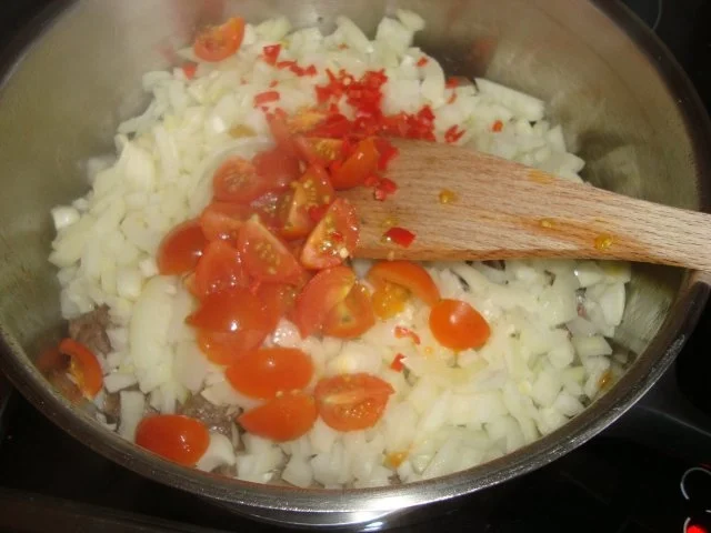 Rezept: Paprika-Zwiebel-Gulasch Bild Nr. 4 Paprika-Zwiebel-Gulasch - Rezept - Bild Nr. 4