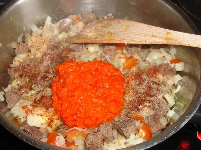 Rezept: Paprika-Zwiebel-Gulasch Bild Nr. 5 Paprika-Zwiebel-Gulasch - Rezept - Bild Nr. 5