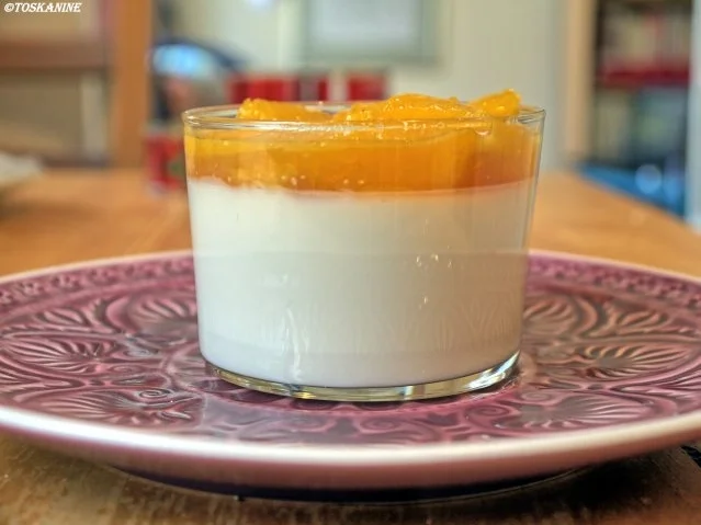 Darjeeling-Panna Cotta mit Karamell-Orangen - Rezept