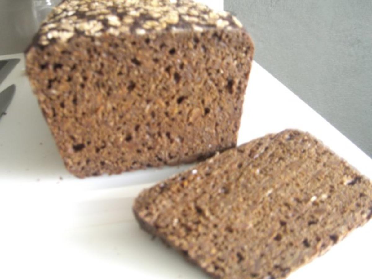 Bilder für Schwarzbrot mit Sauerteig Rezept