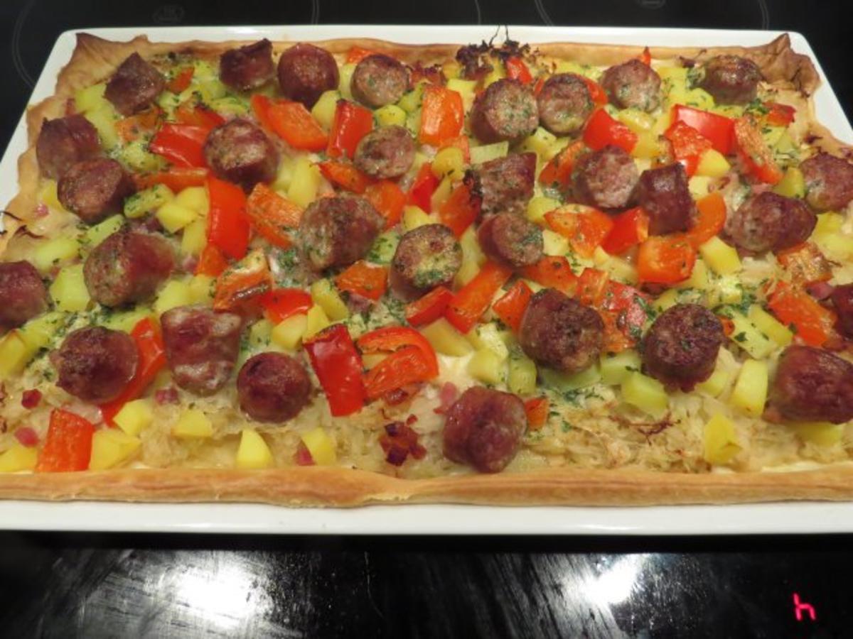 Sauerkrautquiche mit Bratwurst Rezept kochbar.de