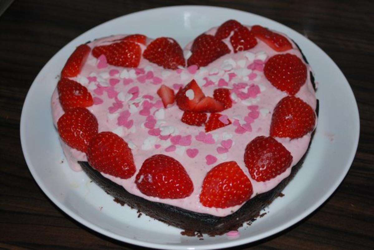 Annis Valentins-Schokoladen-Erdbeer-Mascarpone-Herz - Rezept