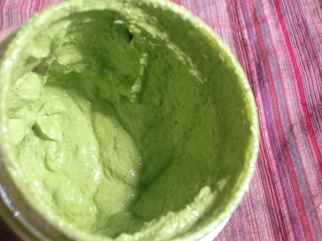 Rezept: Spinatpesto mit Schafskäse Spinatpesto mit Schafskäse - Rezept
