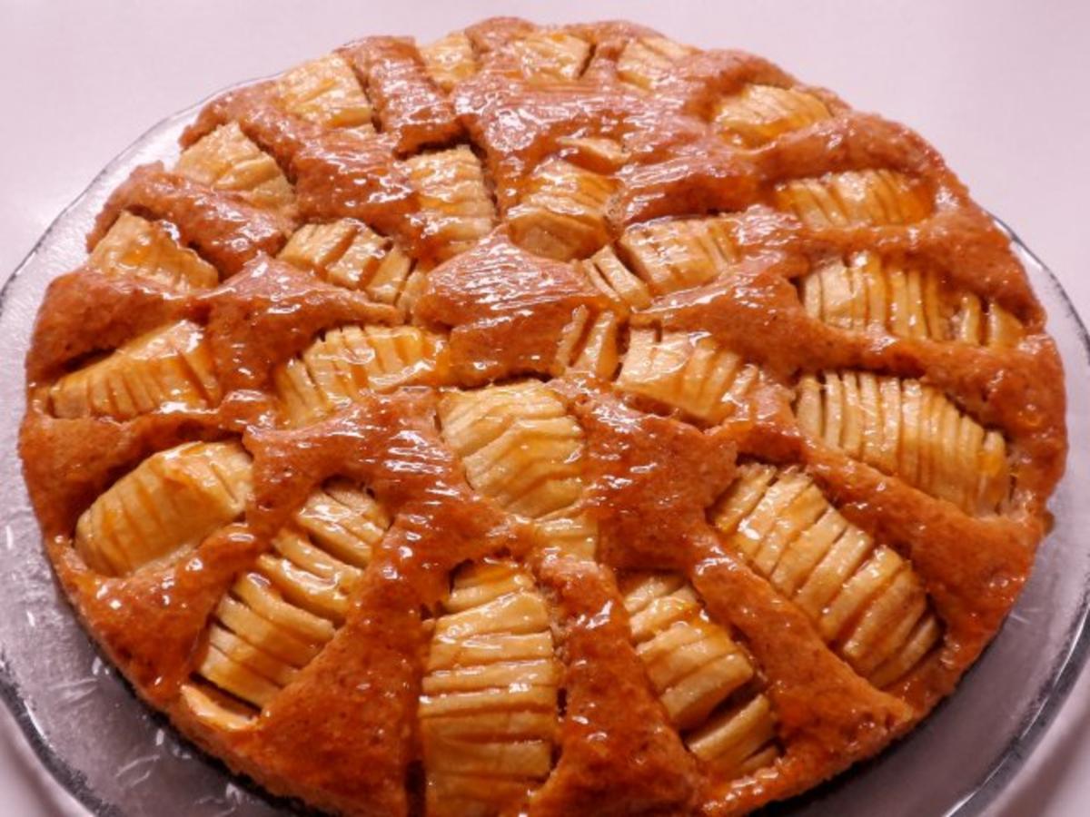 Kuchen: Apfel-Mandel-Kuchen mit Aprikosenglasur - Rezept - Bild Nr. 10
