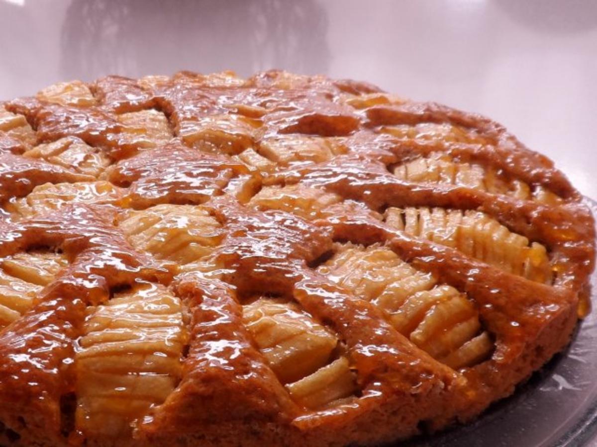 Kuchen: Apfel-Mandel-Kuchen mit Aprikosenglasur - Rezept - Bild Nr. 11